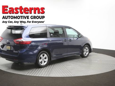 Used 2020 Toyota Sienna L FWD image 42