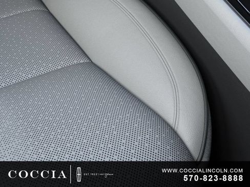 New 2026 Lincoln Aviator Black Label w/ Jet Appearance Package AWD/4WD image 16