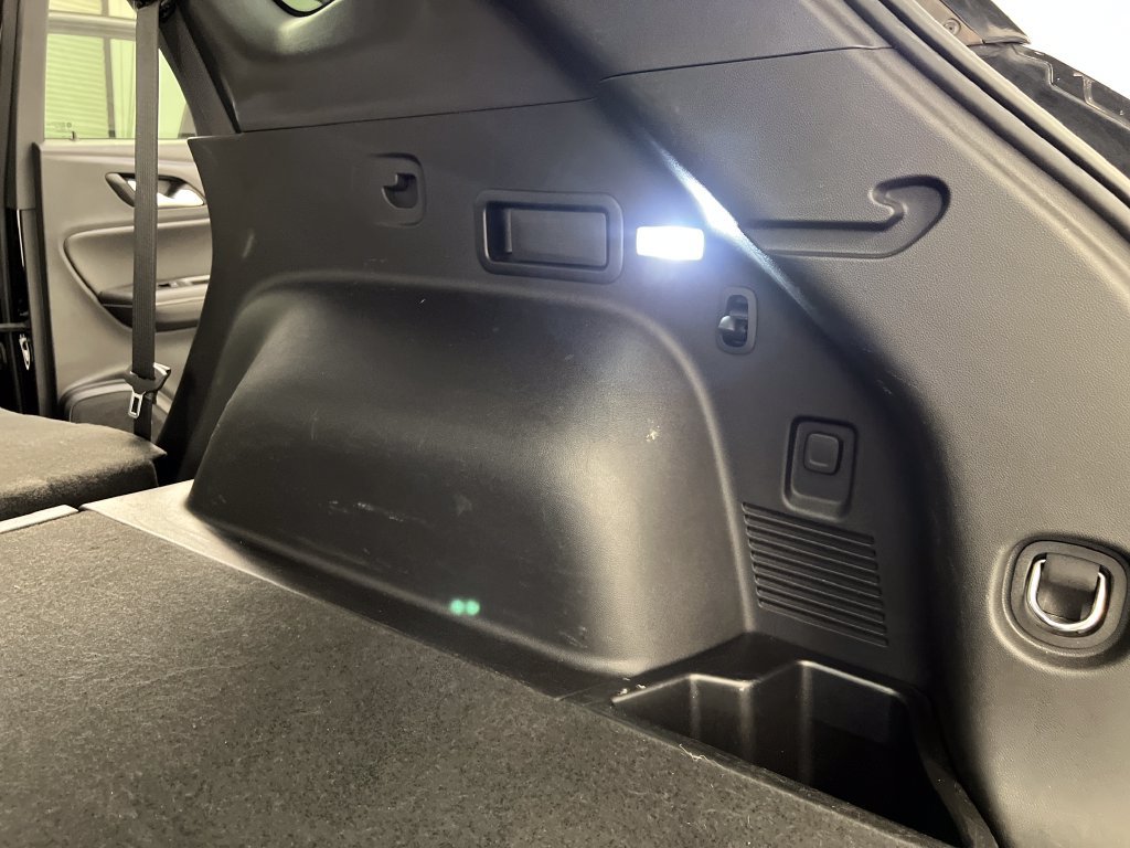 Used 2025 Chevrolet Blazer LT FWD image 38
