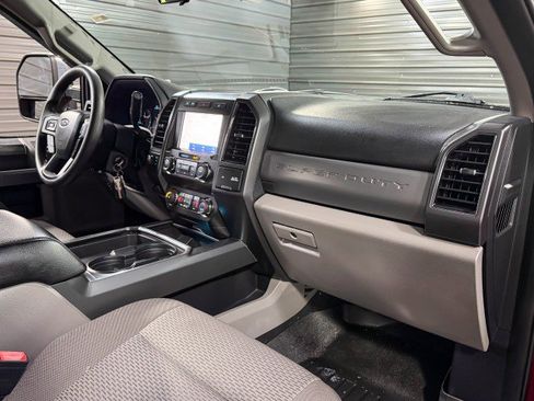 Used 2020 Ford F350 XLT w/ XLT Premium Package image 15