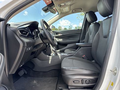 Used 2020 Buick Encore GX Preferred w/ Cold Weather Comfort Package FWD image 16