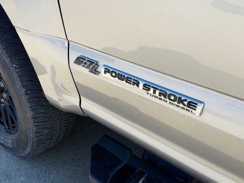 Used 2022 Ford F250 Lariat w/ Black Appearance Package AWD/4WD image 10