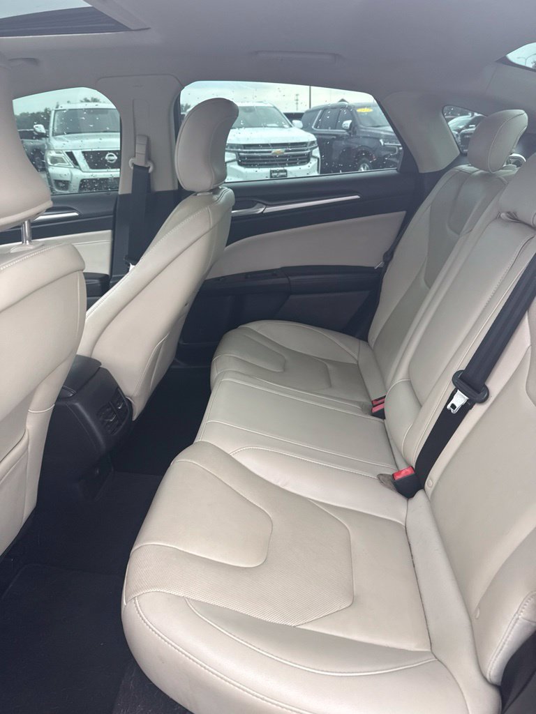 Used 2017 Ford Fusion Titanium FWD image 5