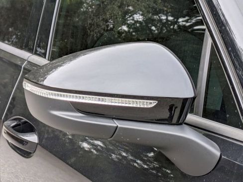 New 2026 Volkswagen Tiguan SE R-Line image 11