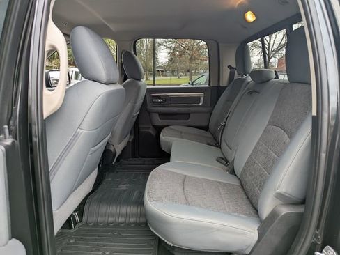 Used 2017 RAM 1500 Classic SLT w/ SLT Plus D￩cor Group AWD/4WD image 29