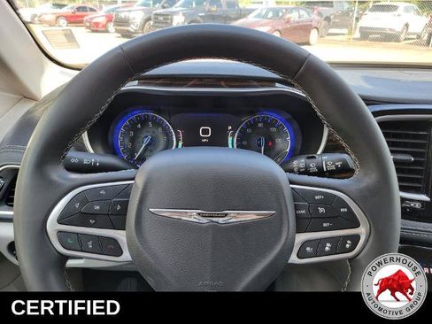 Used 2023 Chrysler Pacifica Limited FWD image 36