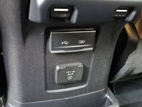 Used 2020 Jeep Wrangler Unlimited Sahara image 11