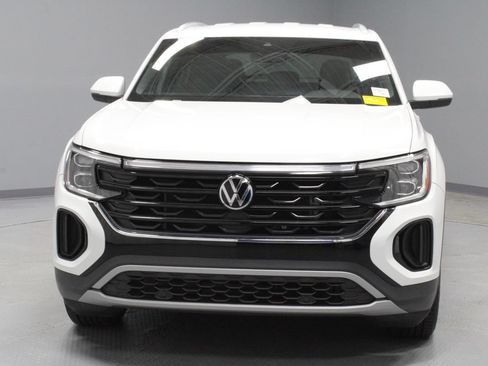 Used 2024 Volkswagen Atlas Cross Sport SE AWD/4WD image 6