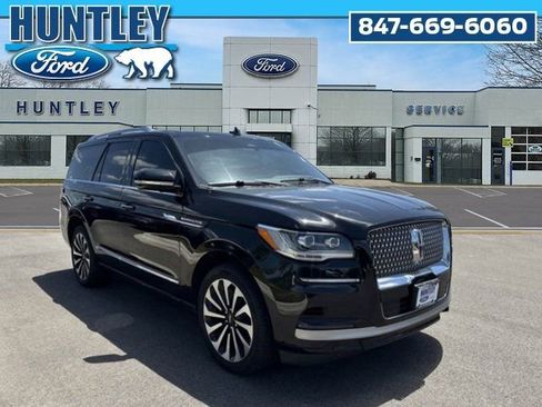 Used 2022 Lincoln Navigator Reserve image 4