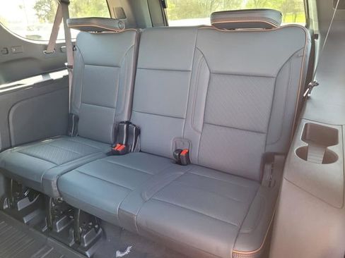 New 2026 GMC Yukon XL AT4 AWD/4WD image 28