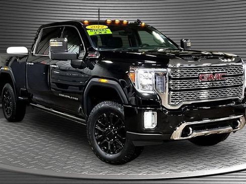 Used 2022 GMC Sierra 2500 Denali w/ Denali Black Diamond Edition AWD/4WD image 3