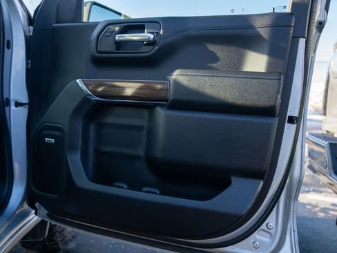 Used 2020 Chevrolet Silverado 1500 LT Trail Boss image 10