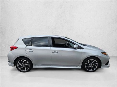 Used 2018 Toyota Corolla iM image 4