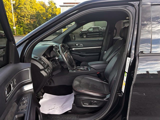 Used 2018 Ford Explorer XLT w/ XLT Appearance Package AWD/4WD image 10