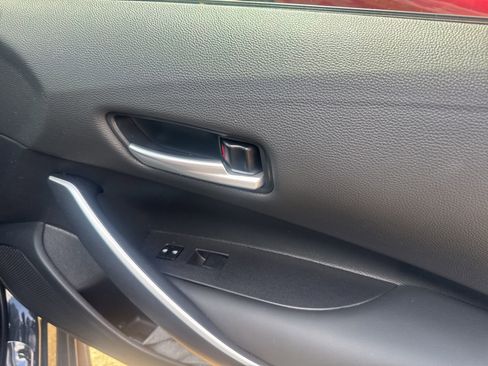 Used 2025 Toyota Corolla SE image 19