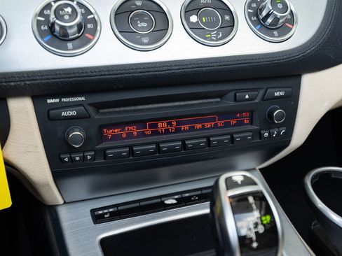 Used 2009 BMW Z4 sDrive35i RWD image 35