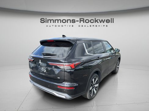 Used 2025 Mitsubishi Outlander SE AWD/4WD image 5