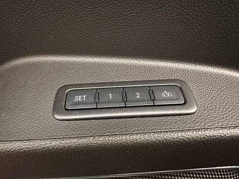 Used 2016 Chevrolet Tahoe LTZ AWD/4WD image 19