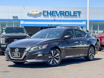 Used 2021 Nissan Altima 2.5 SV w/ SV Premium Package