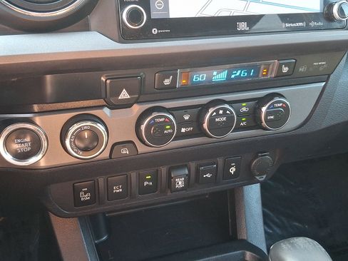 Used 2022 Toyota Tacoma TRD Sport w/ TRD Premium Sport Package AWD/4WD image 16