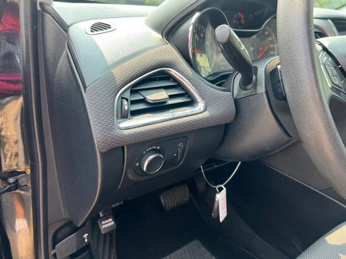 Used 2019 Chevrolet Cruze LT w/ LT True North Edition FWD image 13