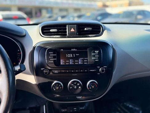 Used 2018 Kia Soul image 18