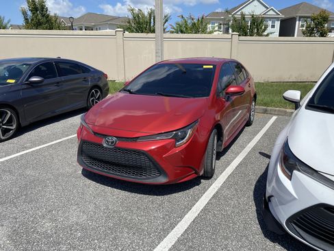 Used 2021 Toyota Corolla LE FWD image 13