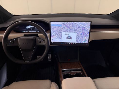 Used 2024 Tesla Model X image 25