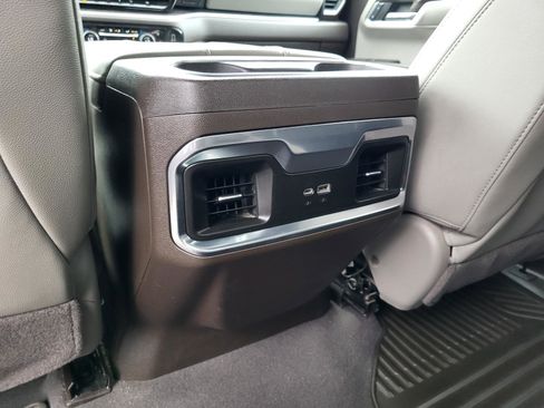 Used 2022 Chevrolet Silverado 1500 LTZ w/ Z71 Off-Road Package AWD/4WD image 13