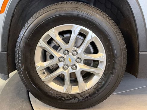 Used 2023 Chevrolet Traverse LS AWD/4WD image 26
