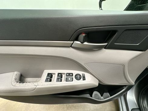 Used 2017 Hyundai Elantra SE FWD image 13