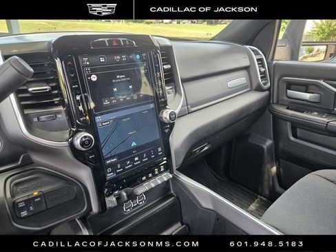 Used 2024 RAM 2500 Big Horn w/ Night Edition AWD/4WD image 14