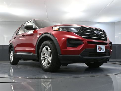 Used 2020 Ford Explorer XLT w/ Comfort Package image 57