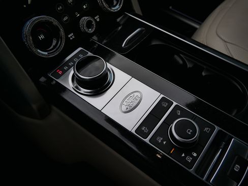 Used 2022 Land Rover Range Rover Westminster Edition image 24