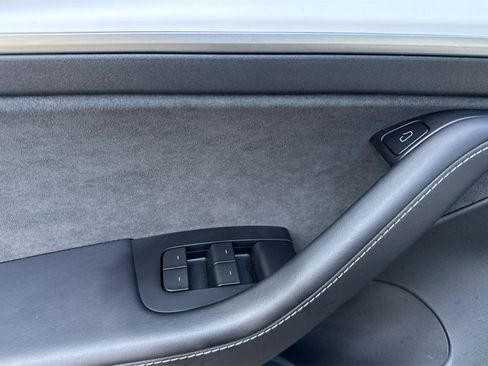 Used 2023 Tesla Model 3 Performance image 11