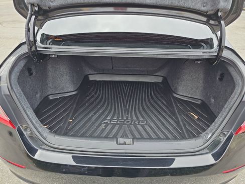Used 2019 Honda Accord Touring image 12