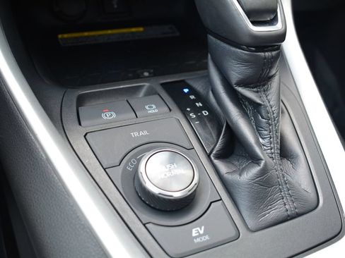 Used 2021 Toyota RAV4 XSE AWD/4WD image 19