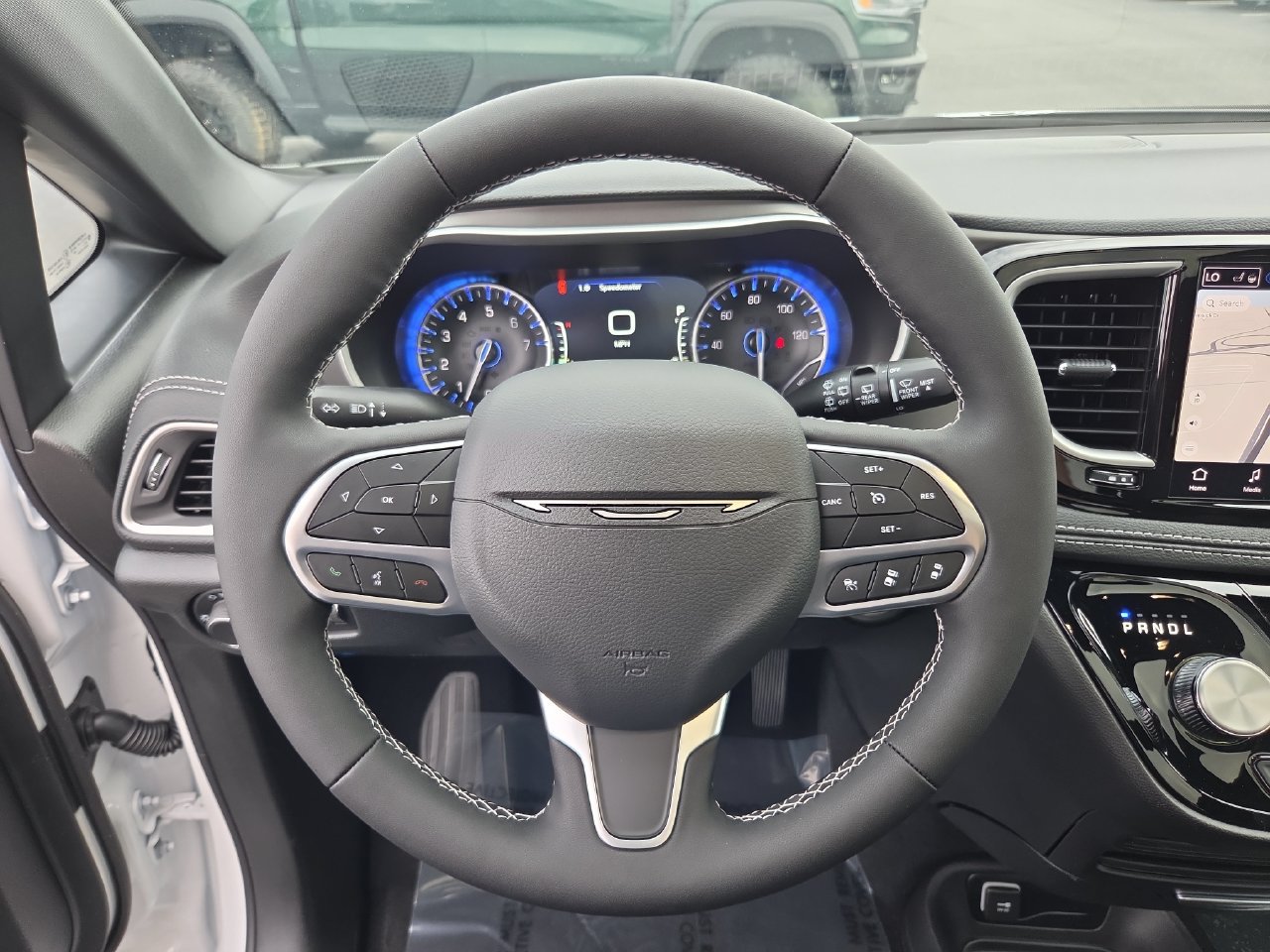 New 2027 Chrysler Pacifica Select w/ Family Tech Group AWD/4WD image 22