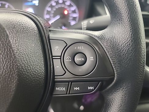 Used 2025 Toyota Corolla LE image 30