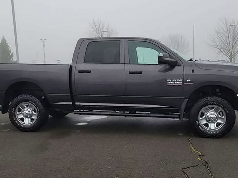 Used 2018 RAM 2500 Tradesman w/ Chrome Appearance Group image 9