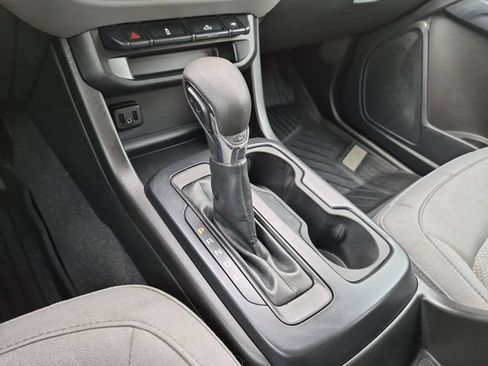 Used 2022 Chevrolet Colorado W/T w/ Custom Special Edition AWD/4WD image 17