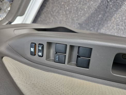 Used 2012 Toyota Yaris Sedan image 25