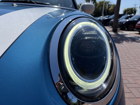 Used 2024 MINI Cooper 4-Door Hardtop FWD image 6