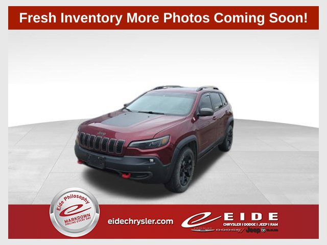 Used 2019 Jeep Cherokee Trailhawk AWD/4WD image 1