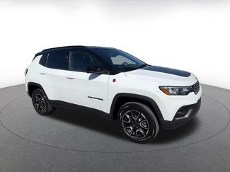 Used 2025 Jeep Compass Trailhawk AWD/4WD video 2