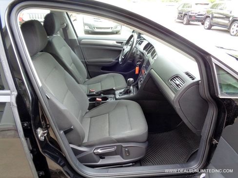 Used 2017 Volkswagen Golf S AWD/4WD image 20