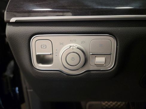 Used 2023 Mercedes-Benz GLS 450 4MATIC image 14