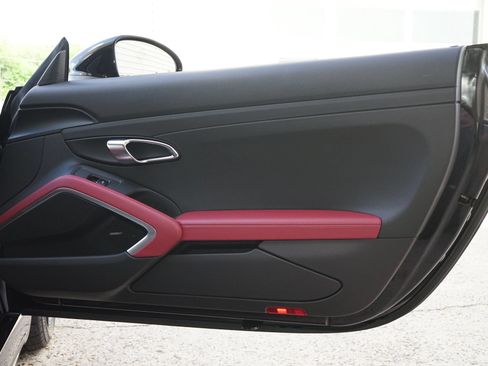 Used 2024 Porsche 718 Cayman RWD image 13