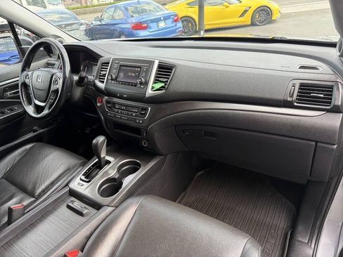 Used 2017 Honda Ridgeline RTL image 19
