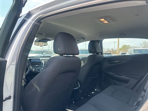 Used 2025 Chevrolet Malibu LT image 17